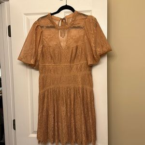 Beautiful lace dress with puff sleeves